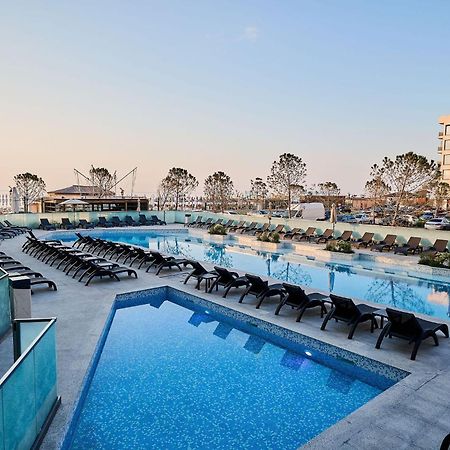 Newvision Apartment In Infinity Beach Resort - Parking Mamaia Exterior foto